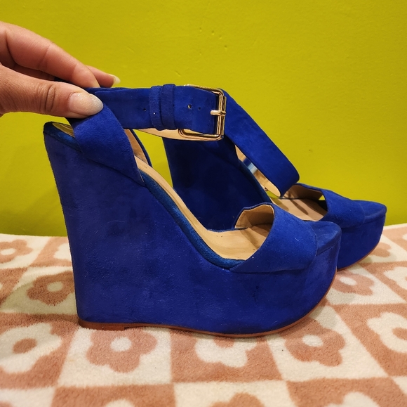 Aldo Suede Wedge Heels - Picture 2 of 4